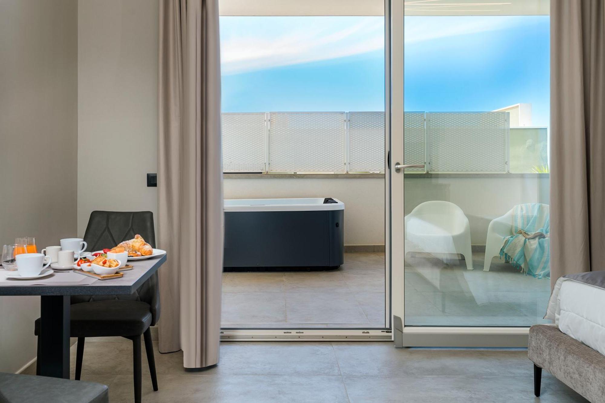Emerald Hotel Residence Cefalù Eksteriør billede